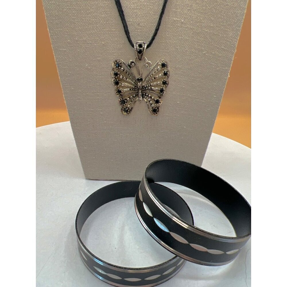 Black Butterfly Pendant Necklace & Two Black Bangle Bracelets. B100 - Picture 2 of 11